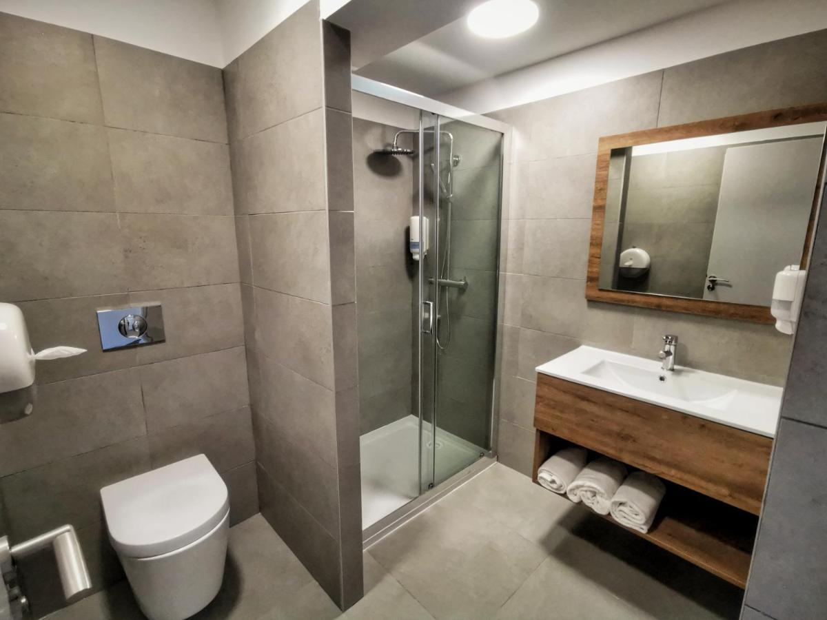 Ustaria Apartment Peri Екстериор снимка