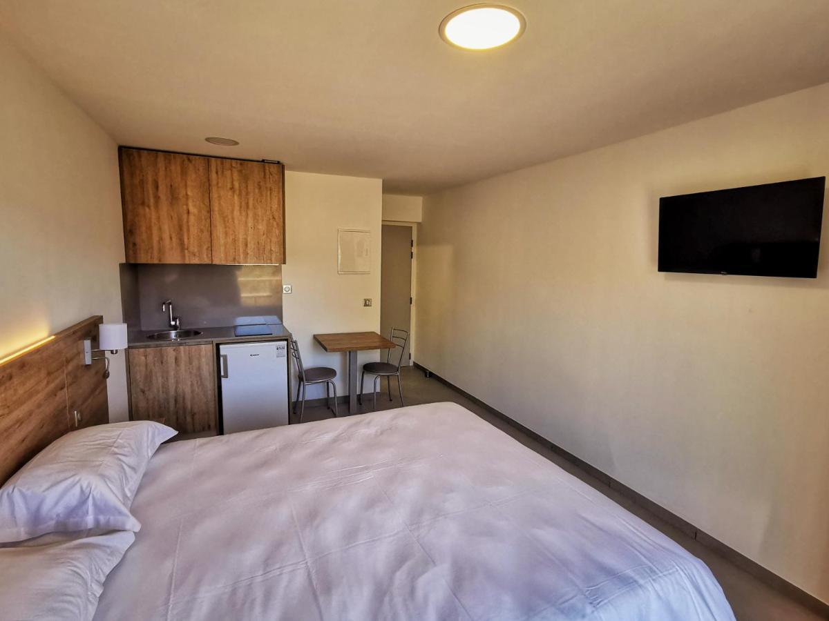 Ustaria Apartment Peri Екстериор снимка